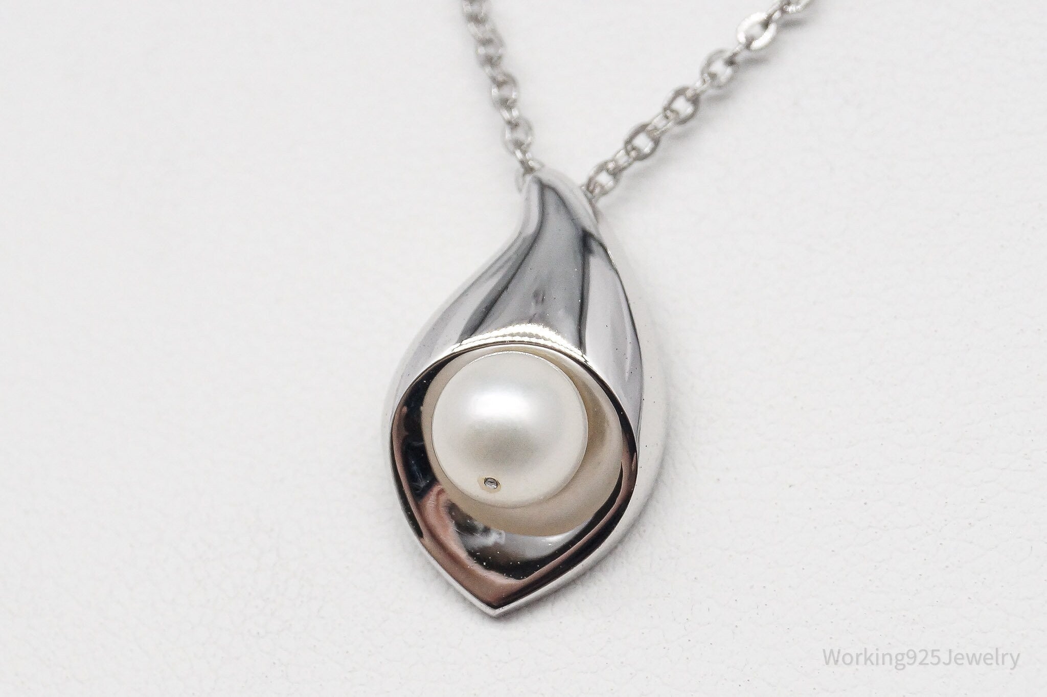 Vintage Pearl Sterling Silver Necklace - 16" | Jewelry > Necklaces | Wiccan Center