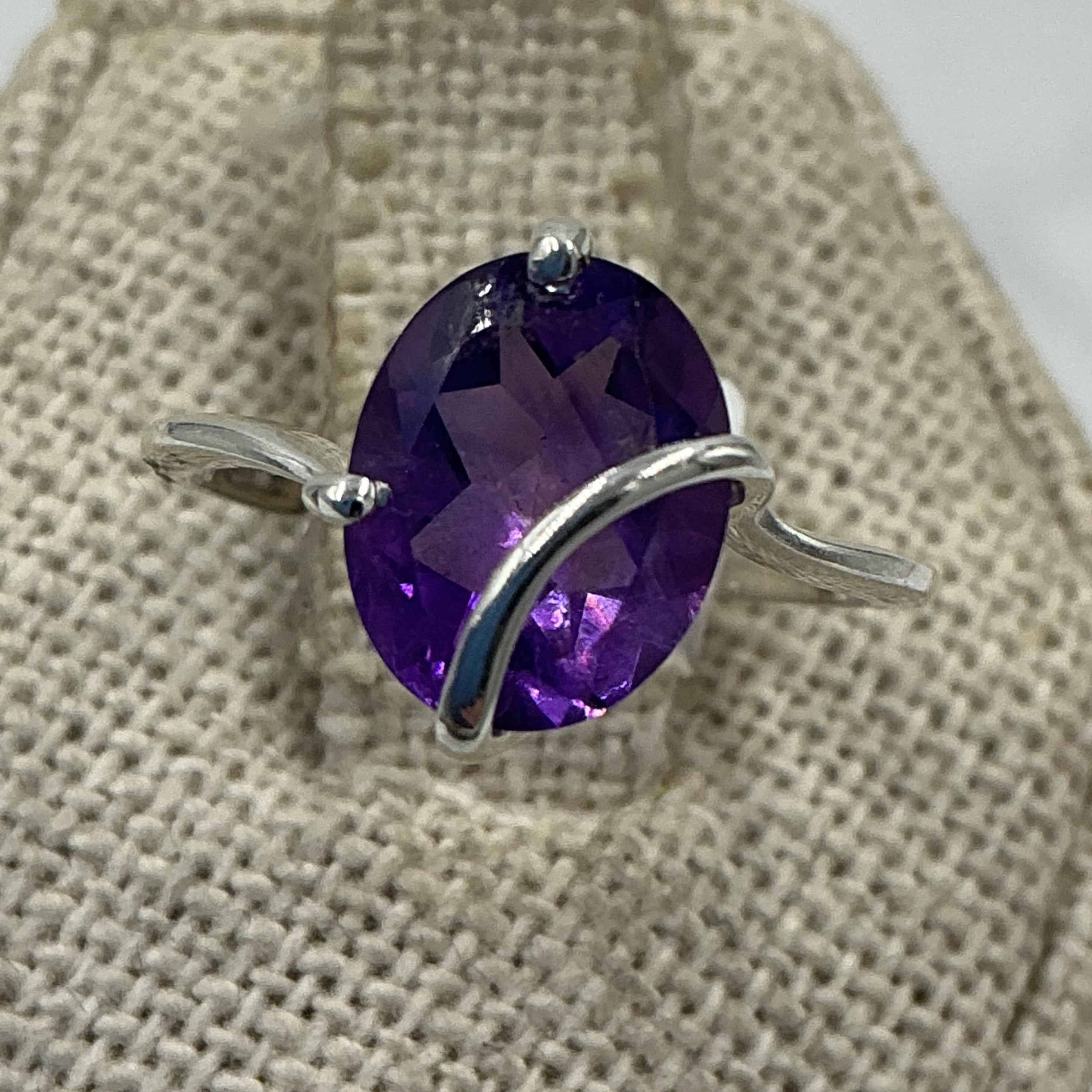 Sterling Silver Oval Flow Amethyst Ring – Size 6 – Calm, Intuition & Spiritual Protection | Rings | Wiccan Center