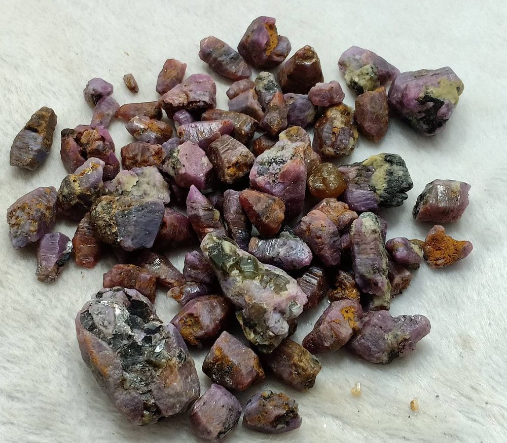 Rough Ruby Chips 5g | Chips | Wiccan Center