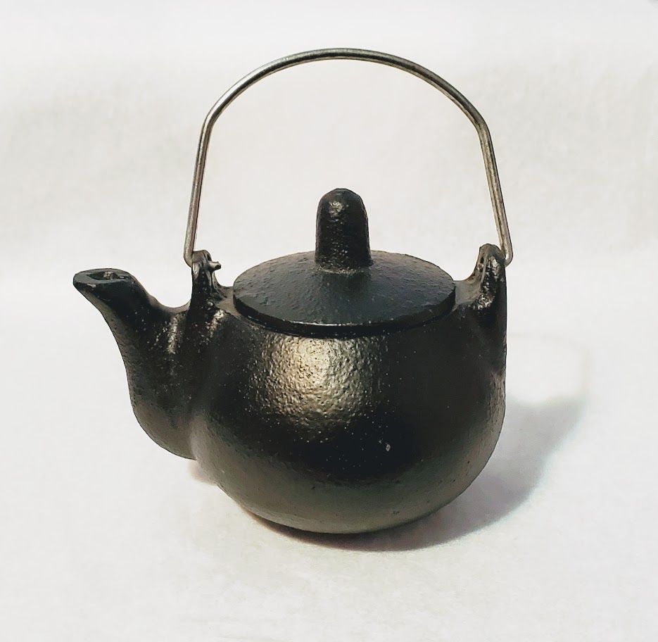 Cast Iron Kettle Cauldron (4")