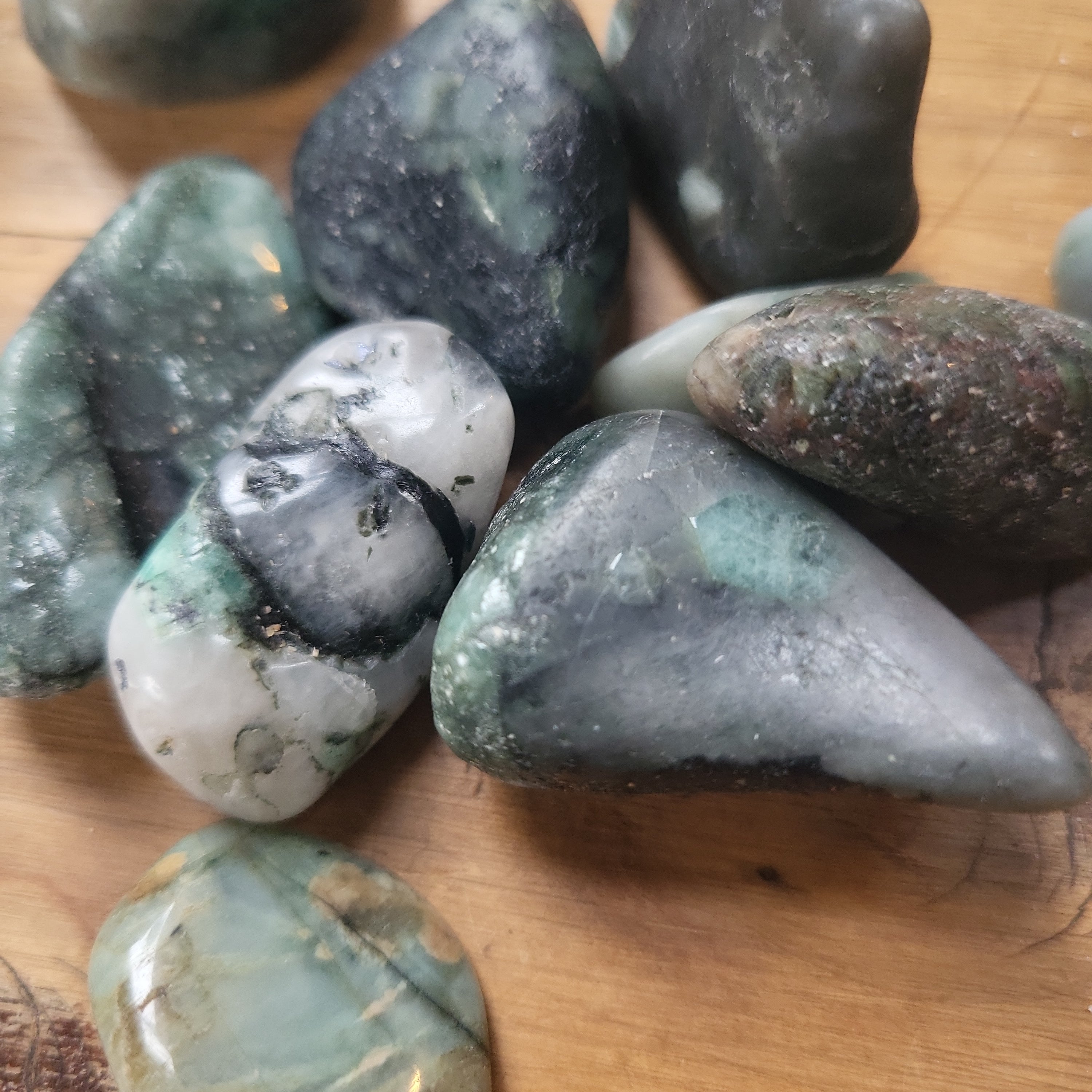 Tumbled Emerald | | Wiccan Center