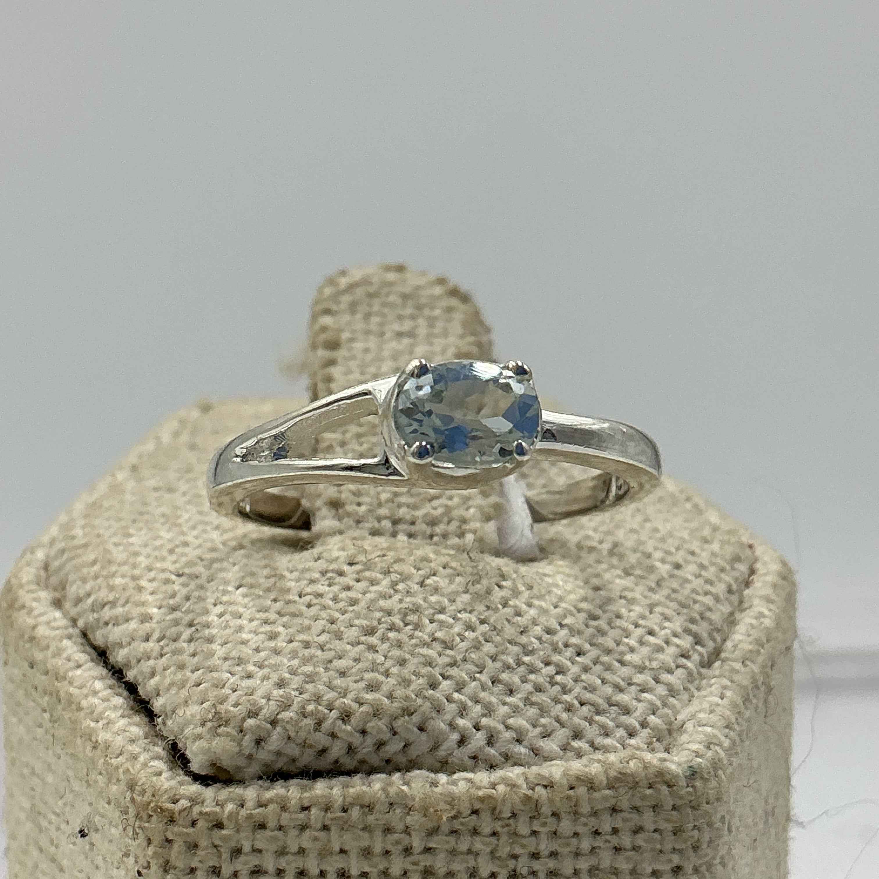 Sterling Silver Split Band Oval Aquamarine Ring- Size 8 - Peace, Courage & Clear Communication | Rings | Wiccan Center