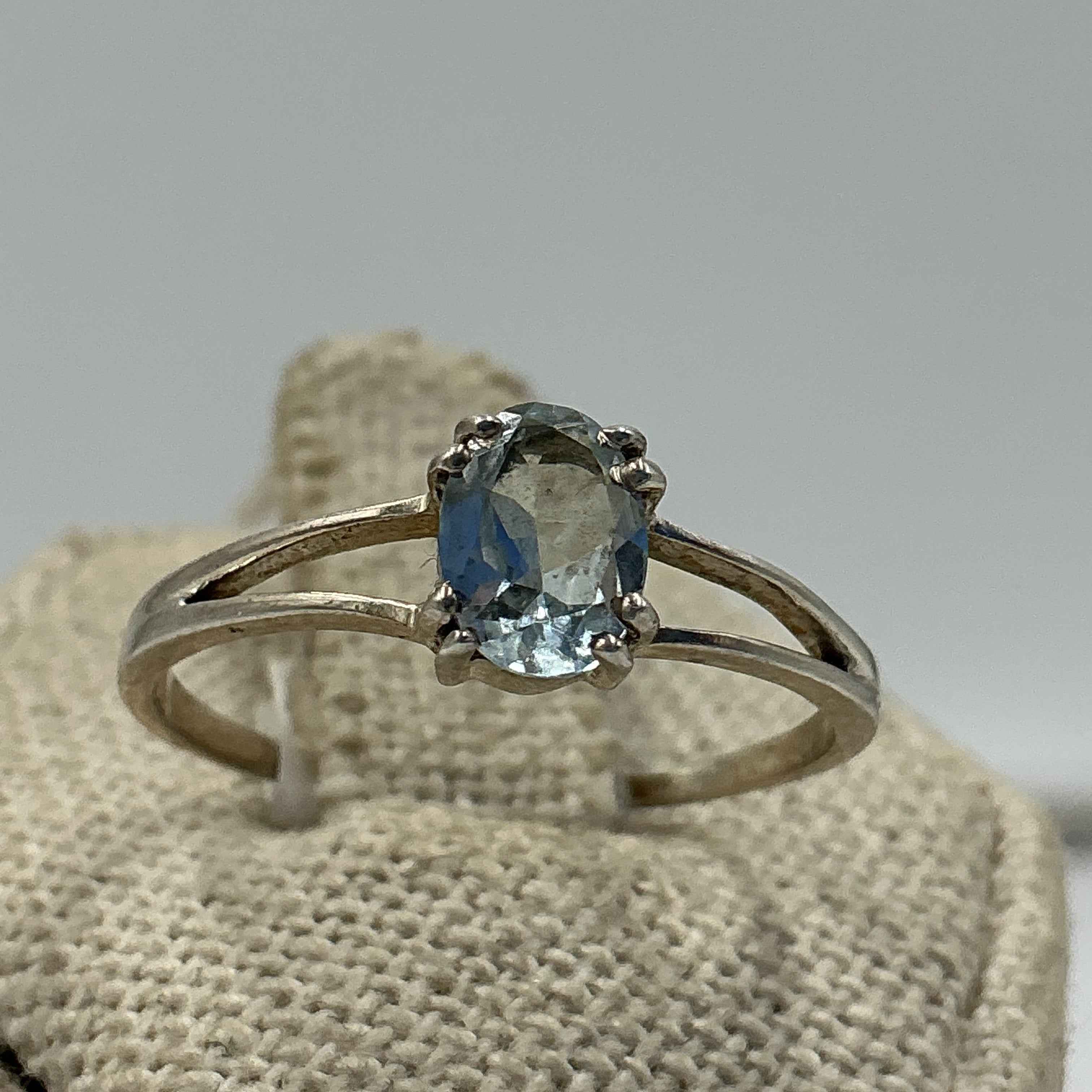 Sterling Silver Split Banded Oval Aquamarine Ring- Size 9 - Peace, Courage & Clear Communication | Rings | Wiccan Center