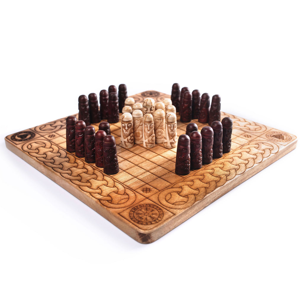 Hnefatafl Set – King's Board with Ox-Bone Pieces