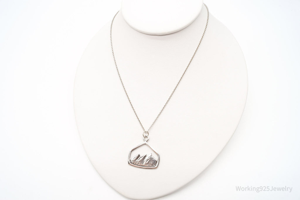 Vintage Mountain View Sterling Silver Necklace | Jewelry > Necklaces > Pendants | Wiccan Center