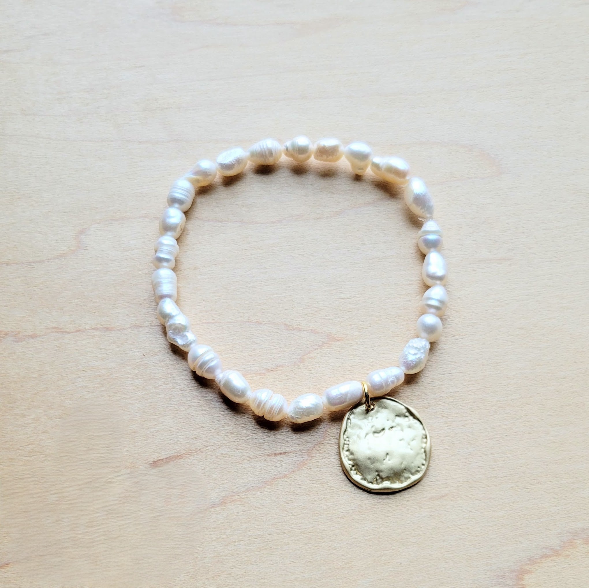 Freshwater Pearl Bracelet with Matte Gold Coin 804m | Bracelet | Wiccan Center