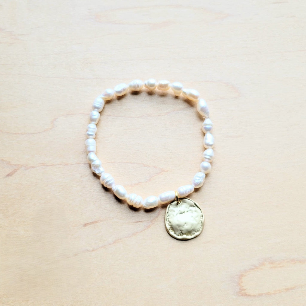 Freshwater Pearl Bracelet with Matte Gold Coin 804m | Bracelet | Wiccan Center