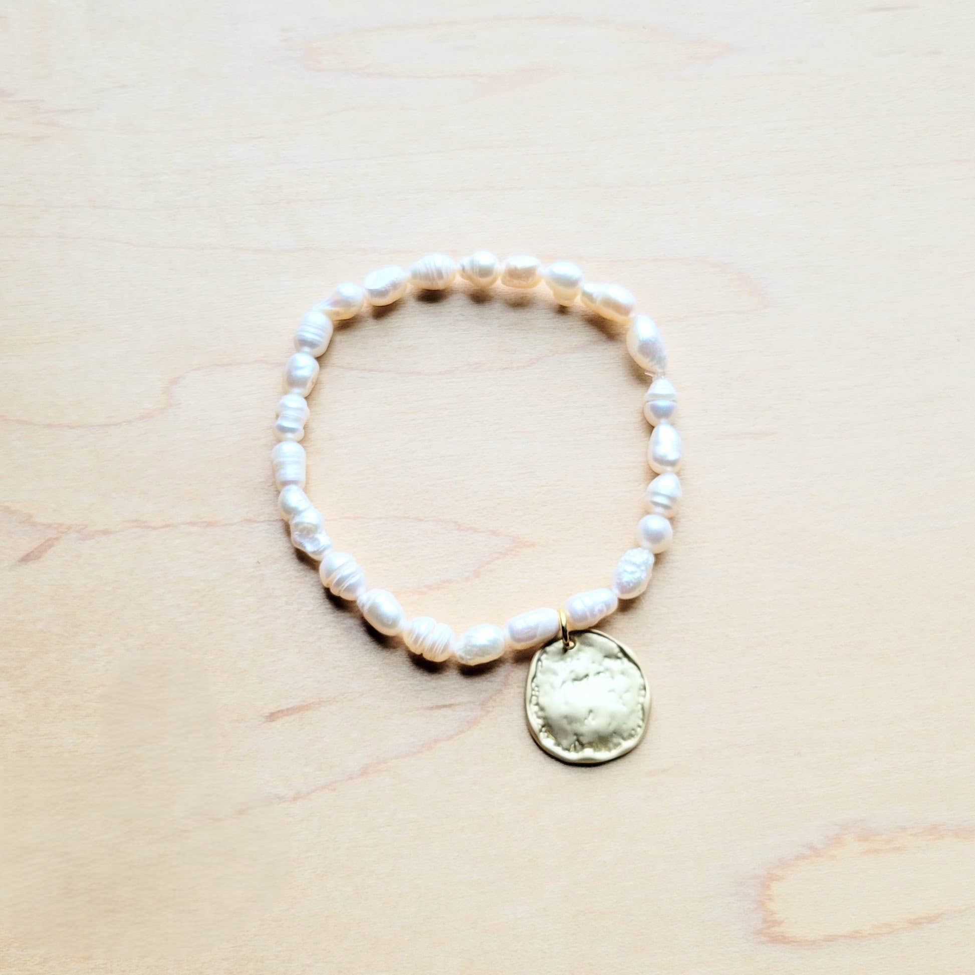 Freshwater Pearl Bracelet with Matte Gold Coin 804m | Bracelet | Wiccan Center