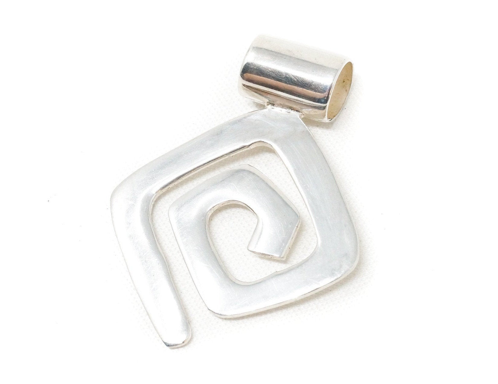 Retired Silpada Spiral Geometric Maze Sterling Silver Necklace Pendant | Jewelry > Necklaces > Pendants | Wiccan Center