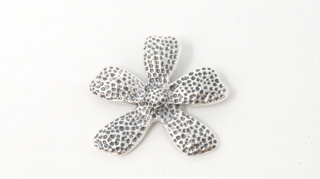 Vintage Designer Silpada Sterling Silver Hammered Daisy Flower Necklace Pendant | Jewelry > Necklaces > Pendants | Wiccan Center