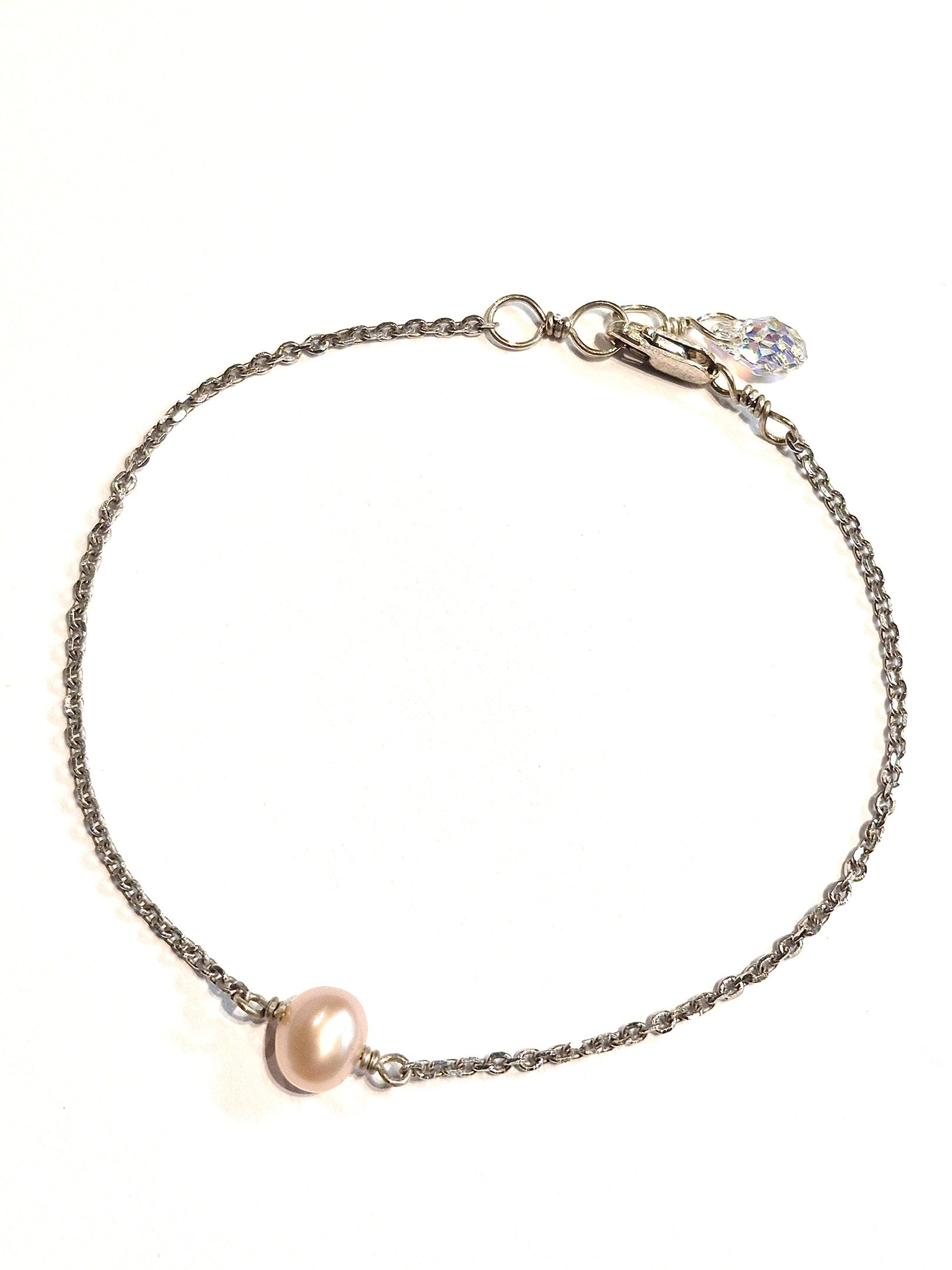 Single Round Pearl Bracelet with Swarovski Clasp