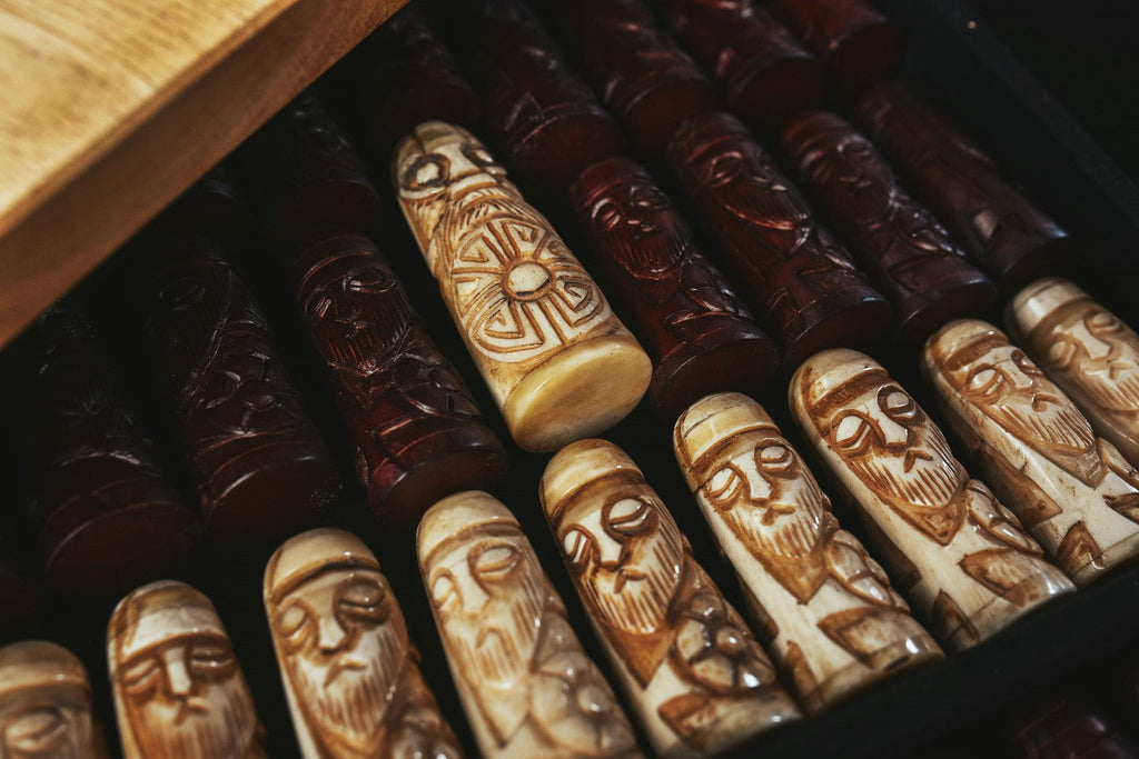 Hnefatafl Set – King's Board with Ox-Bone Pieces