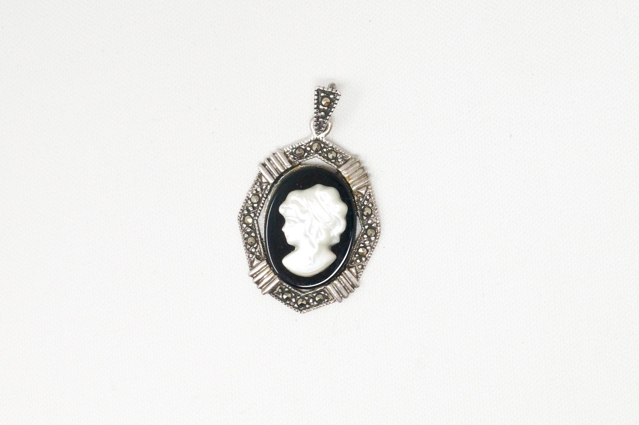 Vtg Carved Cameo Mother Of Pearl Woman Sterling Silver Necklace Pendant | Jewelry > Necklaces > Pendants | Wiccan Center