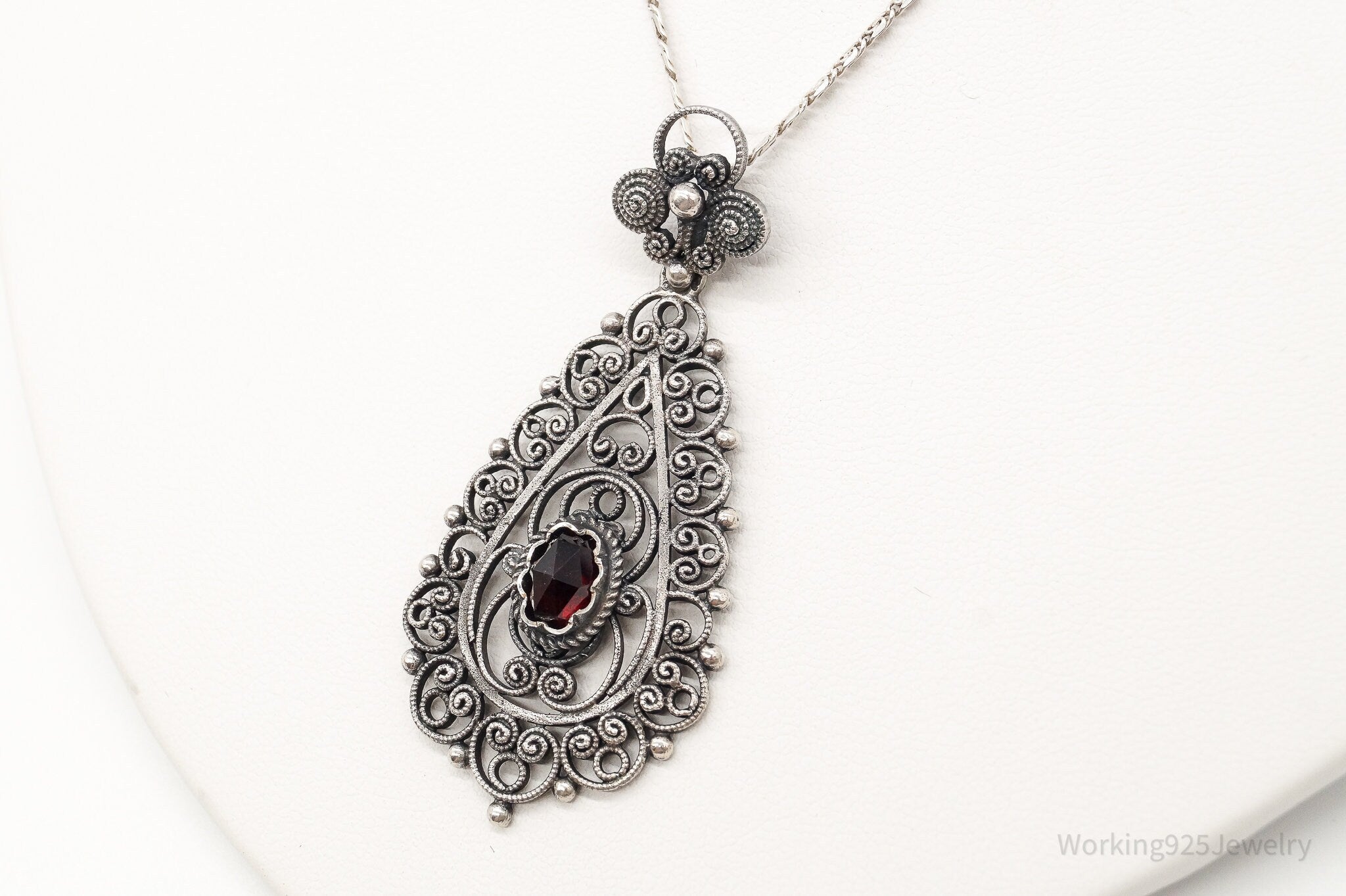 Vintage Garnet Filigree 835 Silver Necklace | Jewelry > Necklaces > Pendants | Wiccan Center