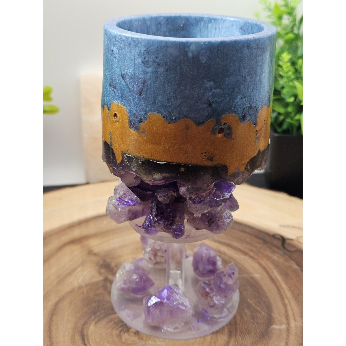Jewelry Cup made of resin and amethyst from Brazil
