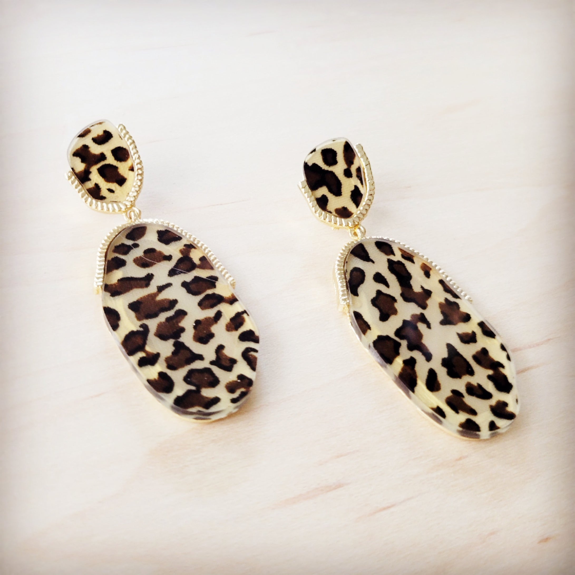 **Gold Leopard Dangle Earrings  219ce