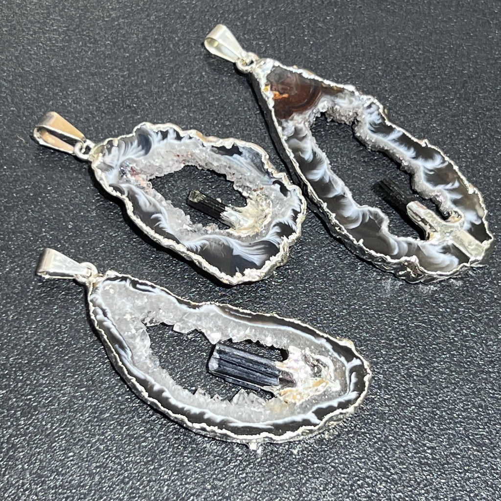 Oco Geode Druzy with Tourmaline Crystal Point Pendant (Silver Plated) Wholesale | Craft Supplies & Tools > Beads, Gems & Cabochons > Charms & Pendants > Pendants | Wiccan Center