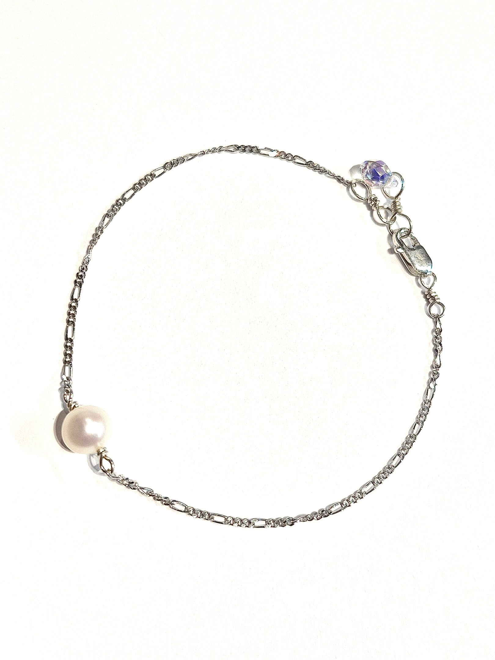 Single Round Pearl Bracelet with Swarovski Clasp