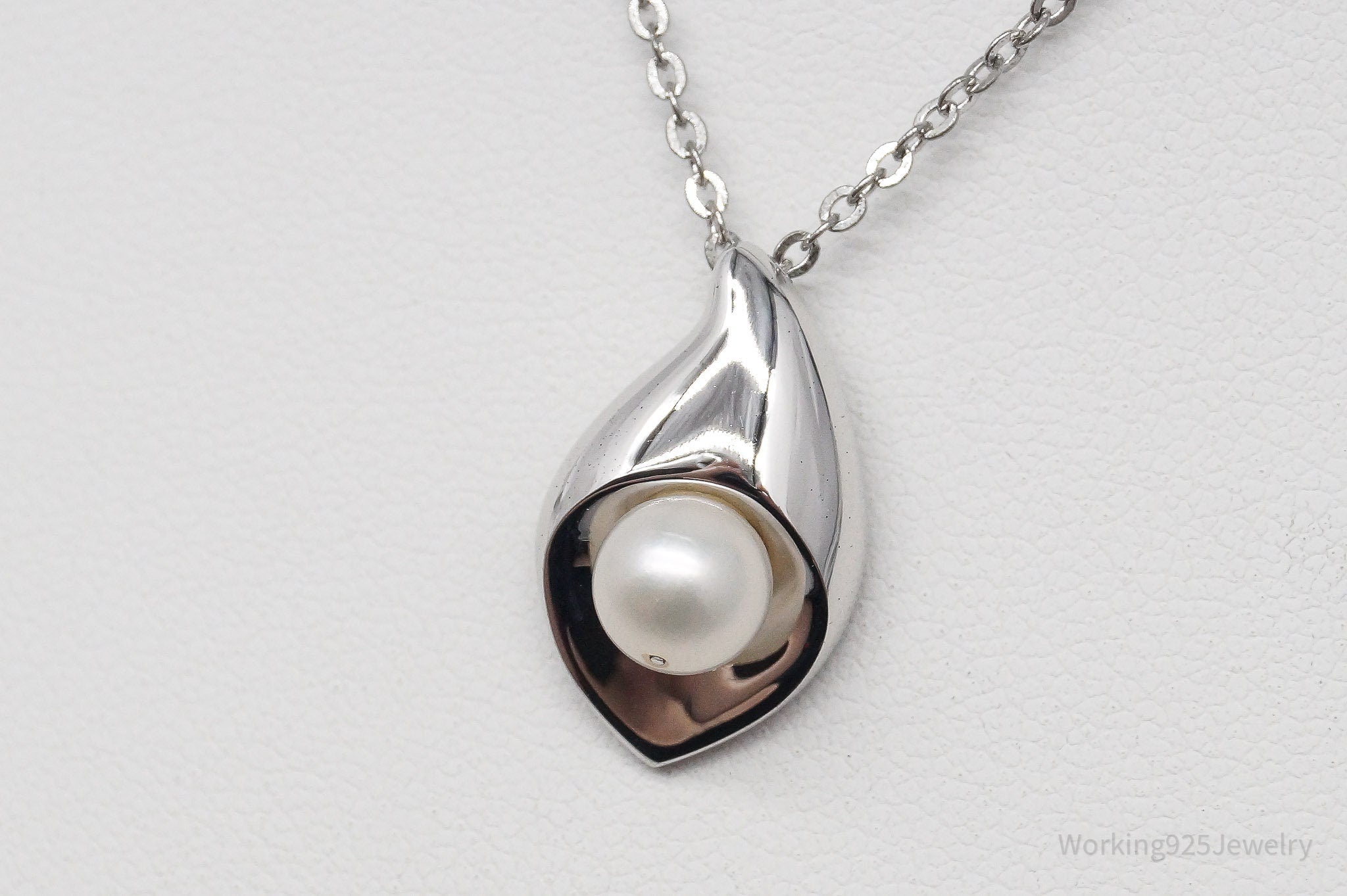 Vintage Pearl Sterling Silver Necklace - 16" | Jewelry > Necklaces | Wiccan Center