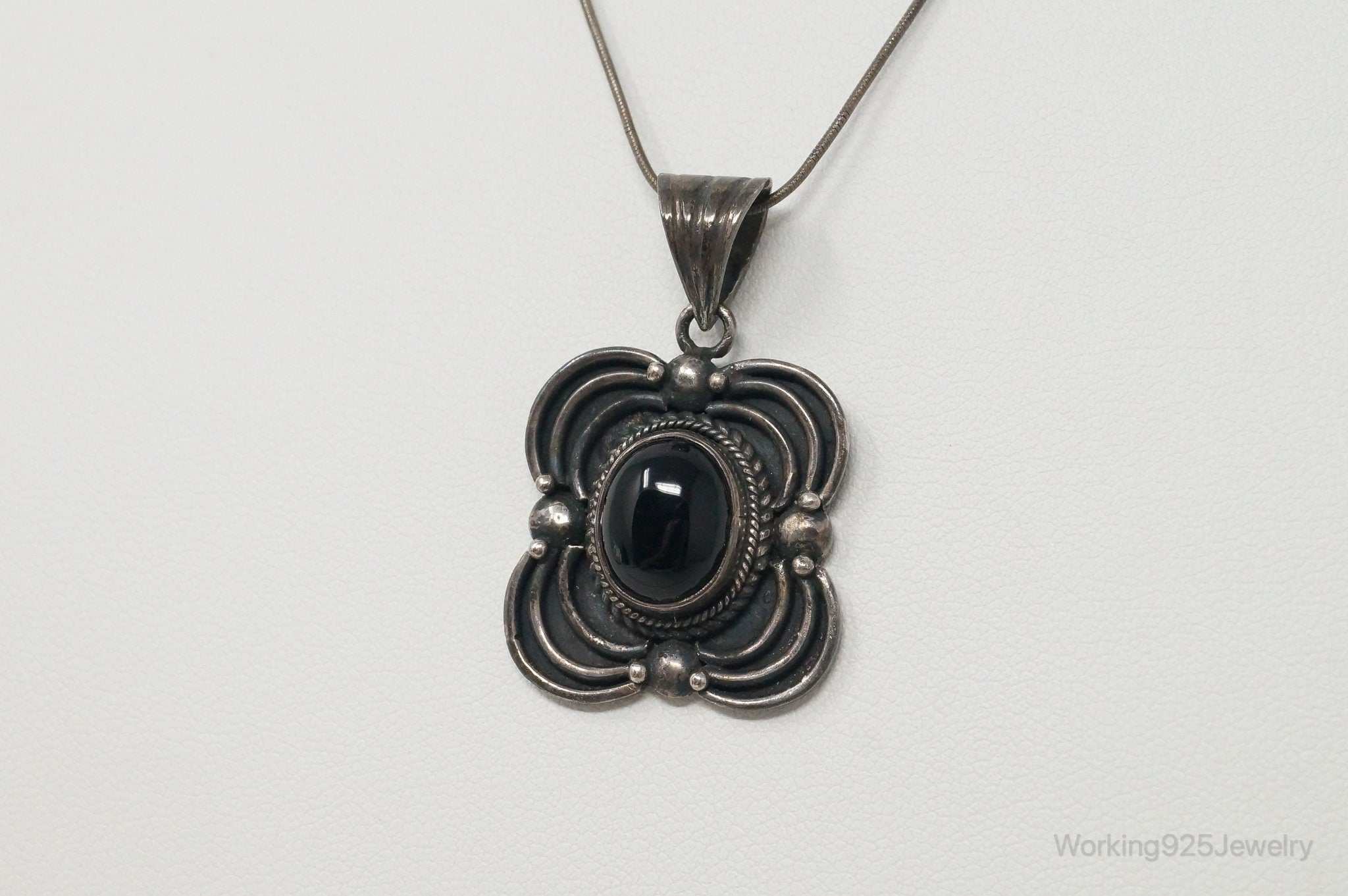 Vintage Native American Unsigned Black Onyx Sterling Silver Necklace | Jewelry > Necklaces > Pendants | Wiccan Center