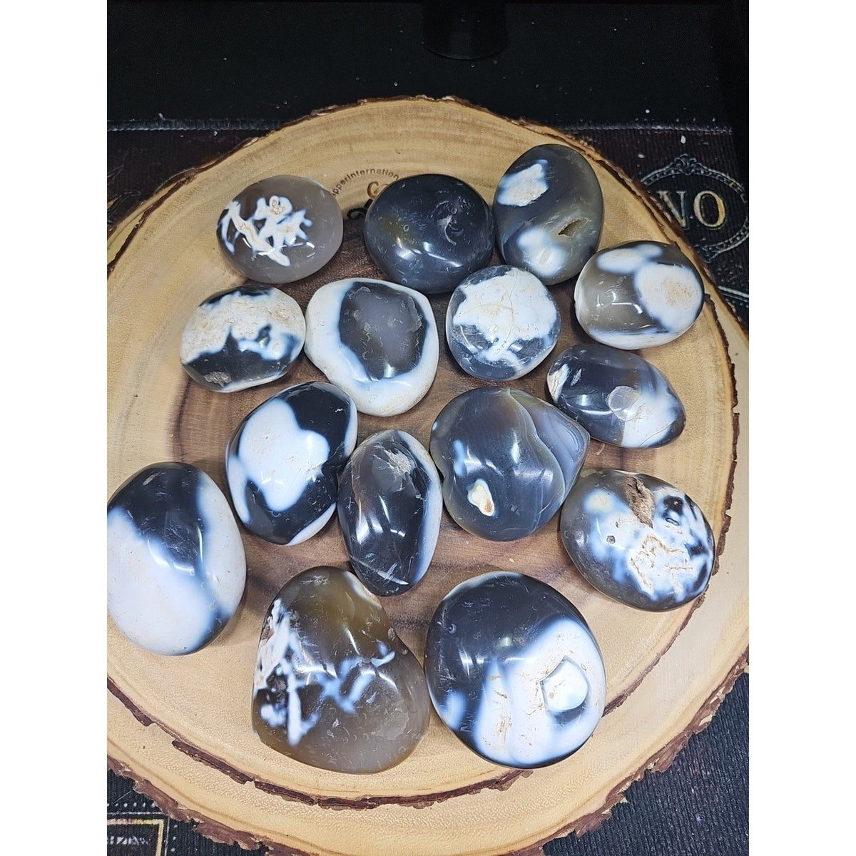 1each Natural Orca Agate Killer Whale Carnelian Crystal Heart Palm Healing