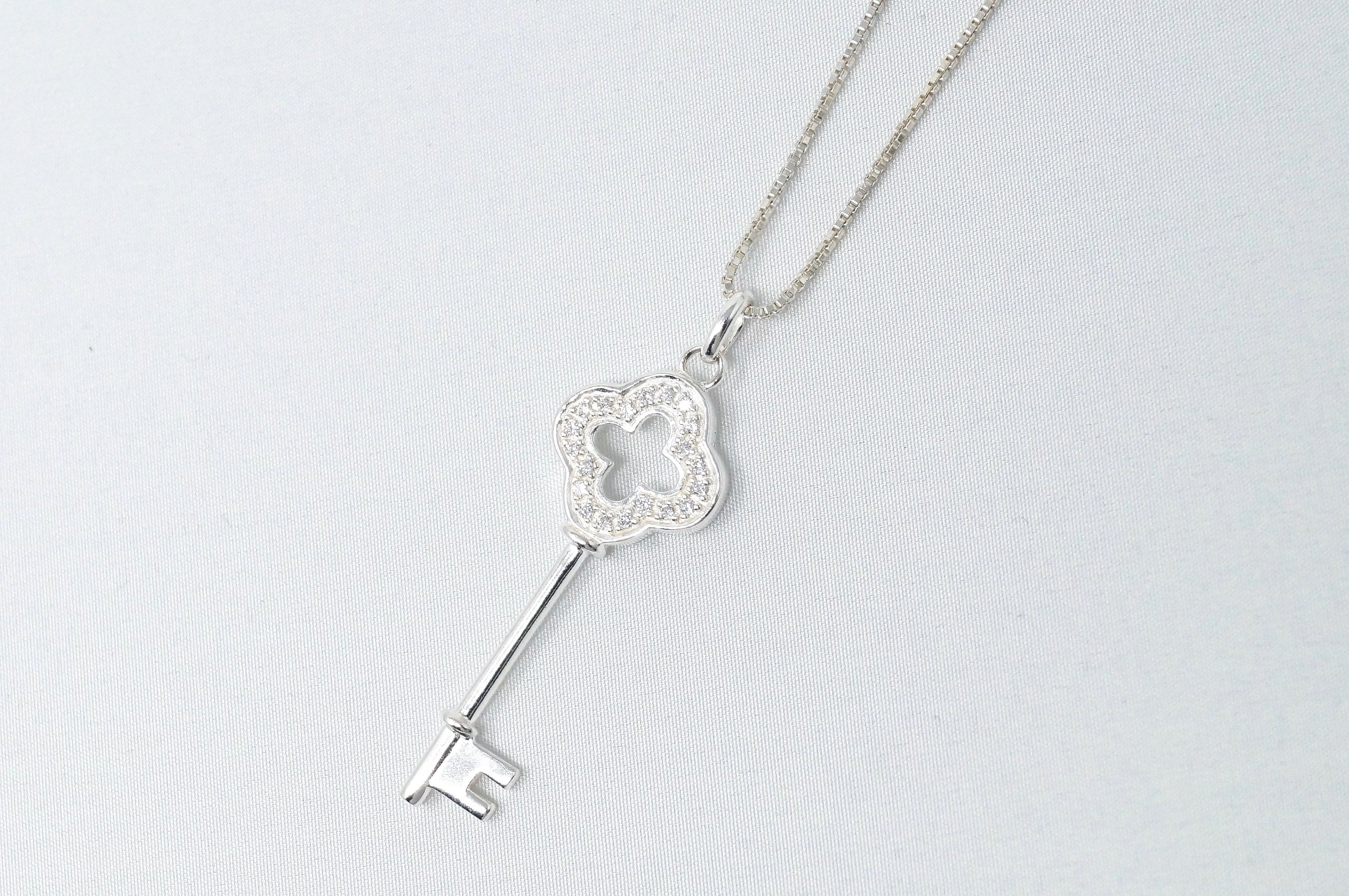 STUNNING Vintage Cz Accented Royal Key Sterling Silver Necklace 16" - | Jewelry > Necklaces > Pendants | Wiccan Center