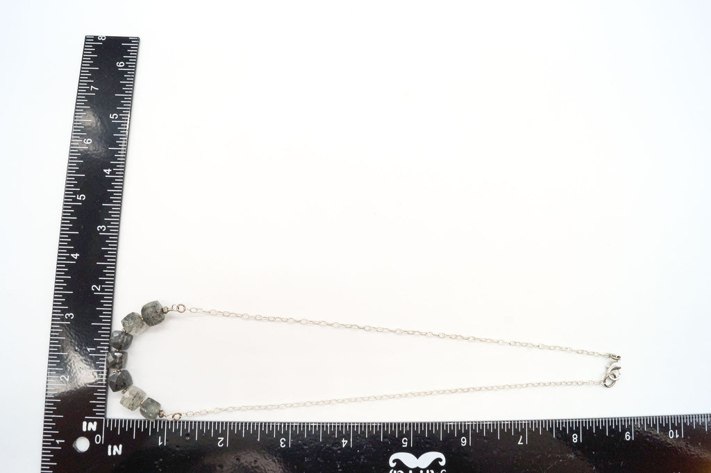 Vintage Spotted Quartz Bead Silver Chain Link Necklace | Jewelry > Necklaces > Pendants | Wiccan Center