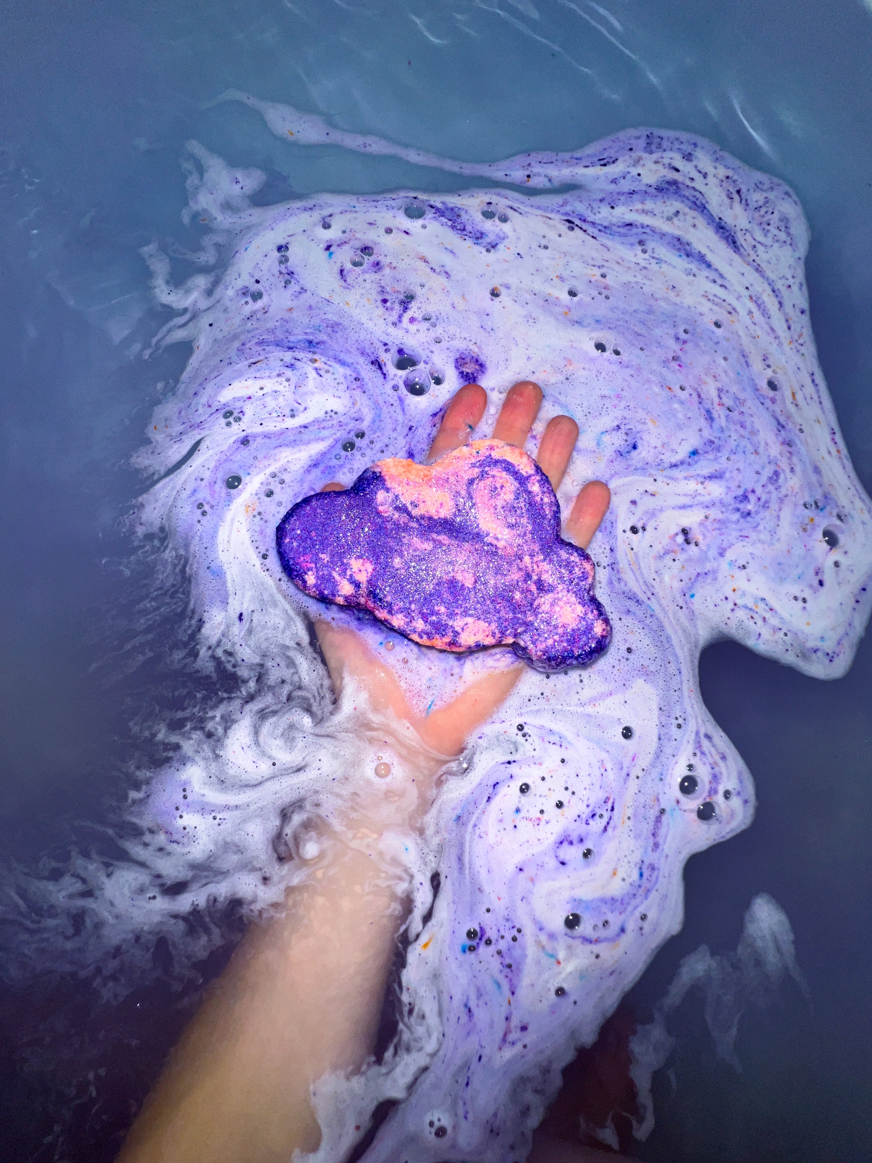 HEAD IN THE CLOUDS | BATH BOMB | Wiccan Center