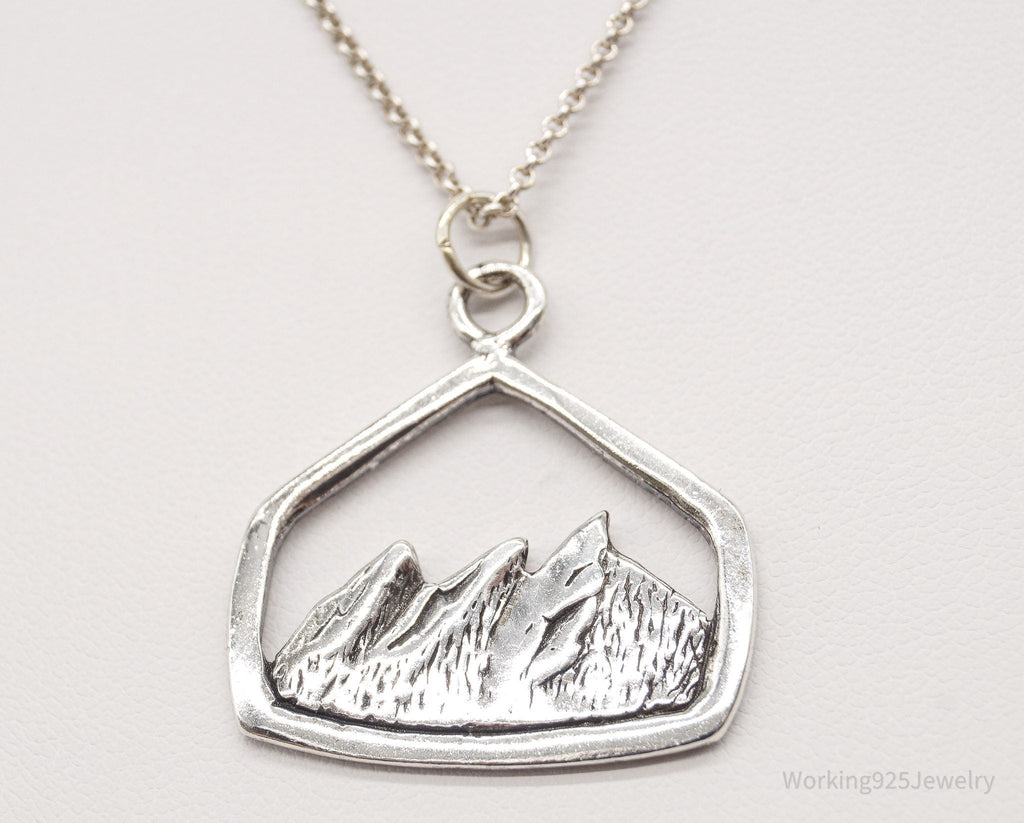 Vintage Mountain View Sterling Silver Necklace | Jewelry > Necklaces > Pendants | Wiccan Center