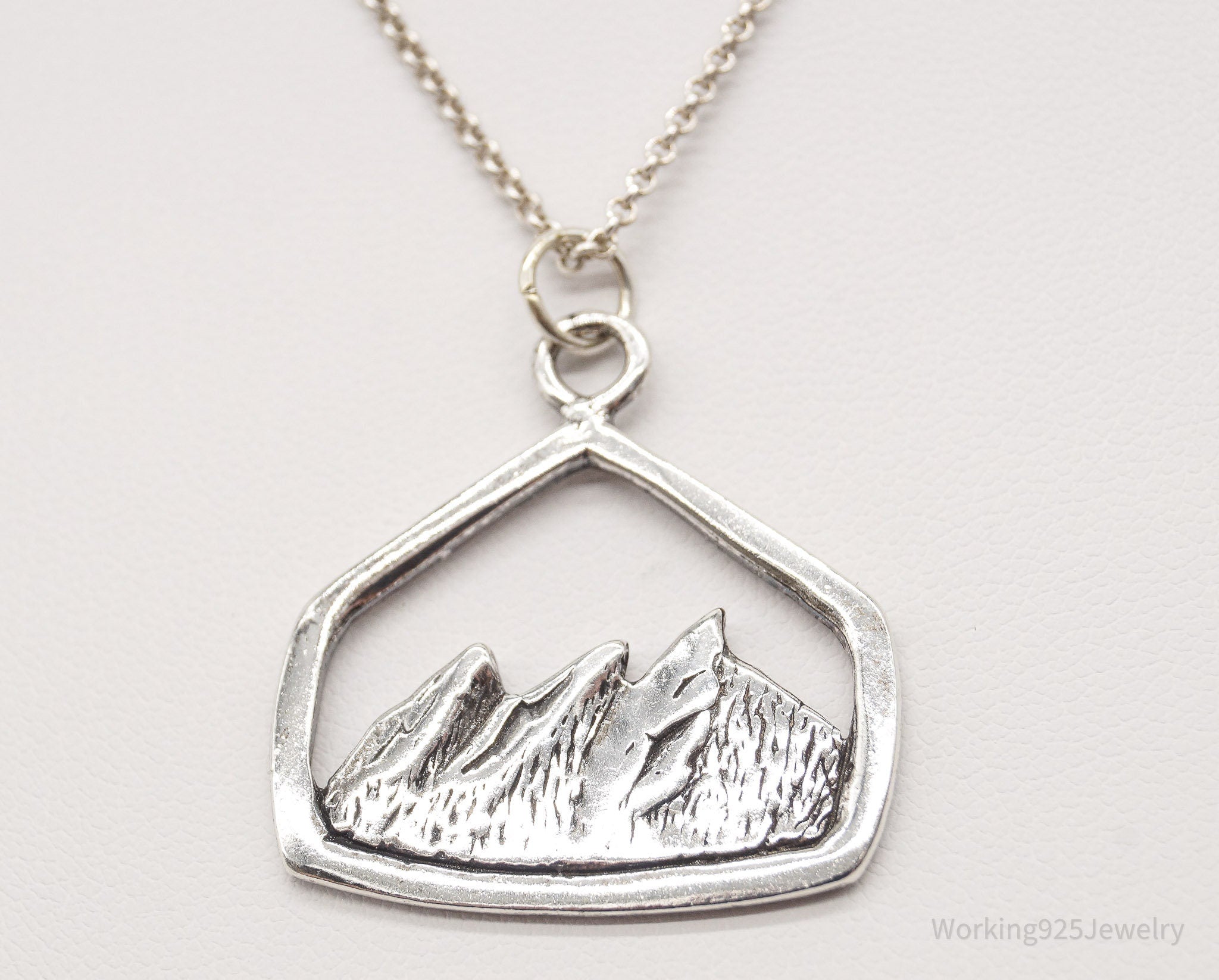 Vintage Mountain View Sterling Silver Necklace | Jewelry > Necklaces > Pendants | Wiccan Center