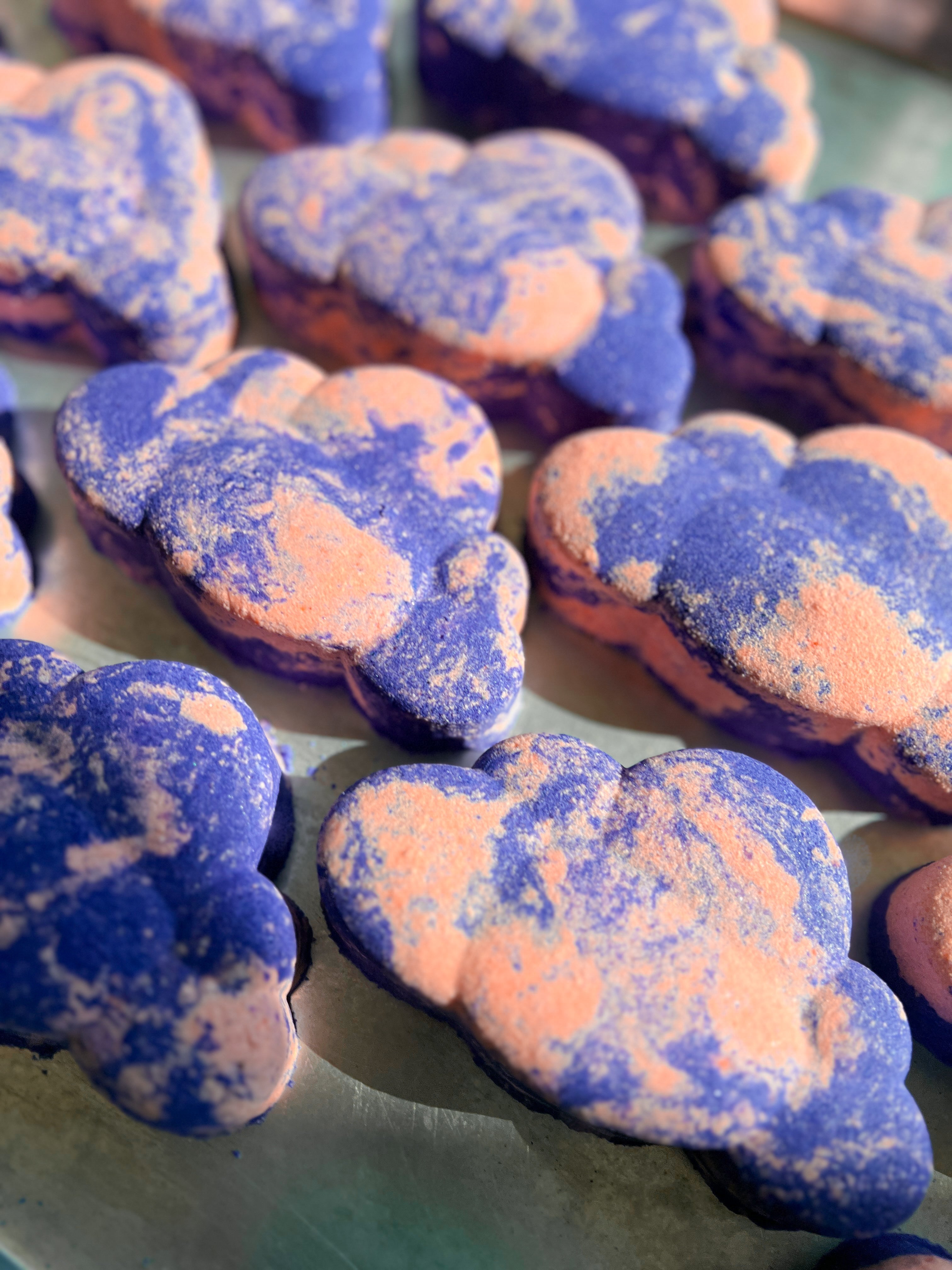 HEAD IN THE CLOUDS | BATH BOMB | Wiccan Center
