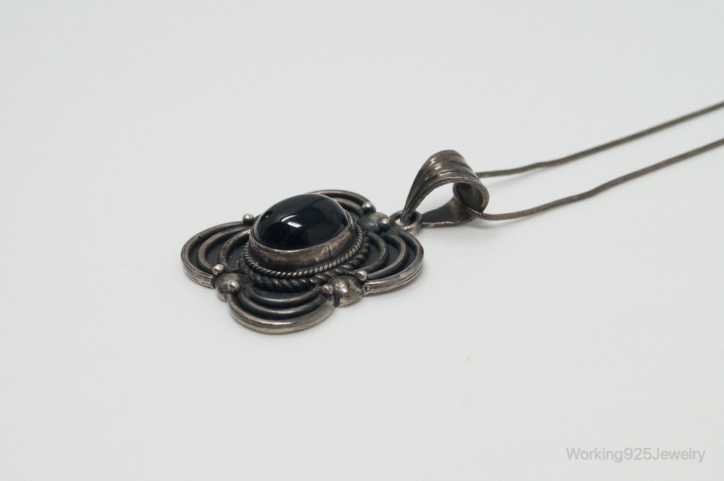 Vintage Native American Unsigned Black Onyx Sterling Silver Necklace | Jewelry > Necklaces > Pendants | Wiccan Center