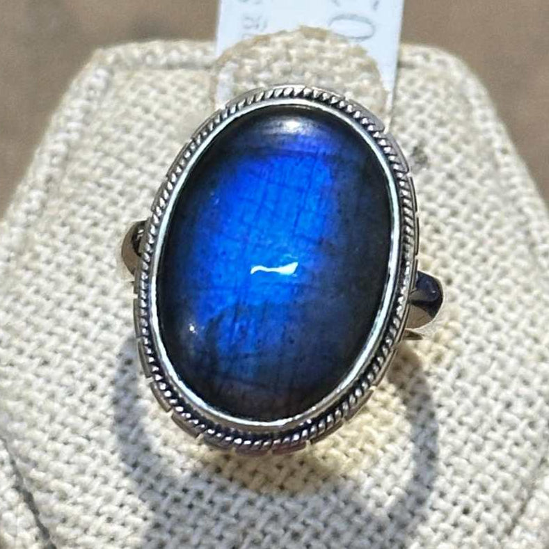 Labradorite Oval Beaded-Edge Ring – Sterling Silver – Size 6 | Rings | Wiccan Center