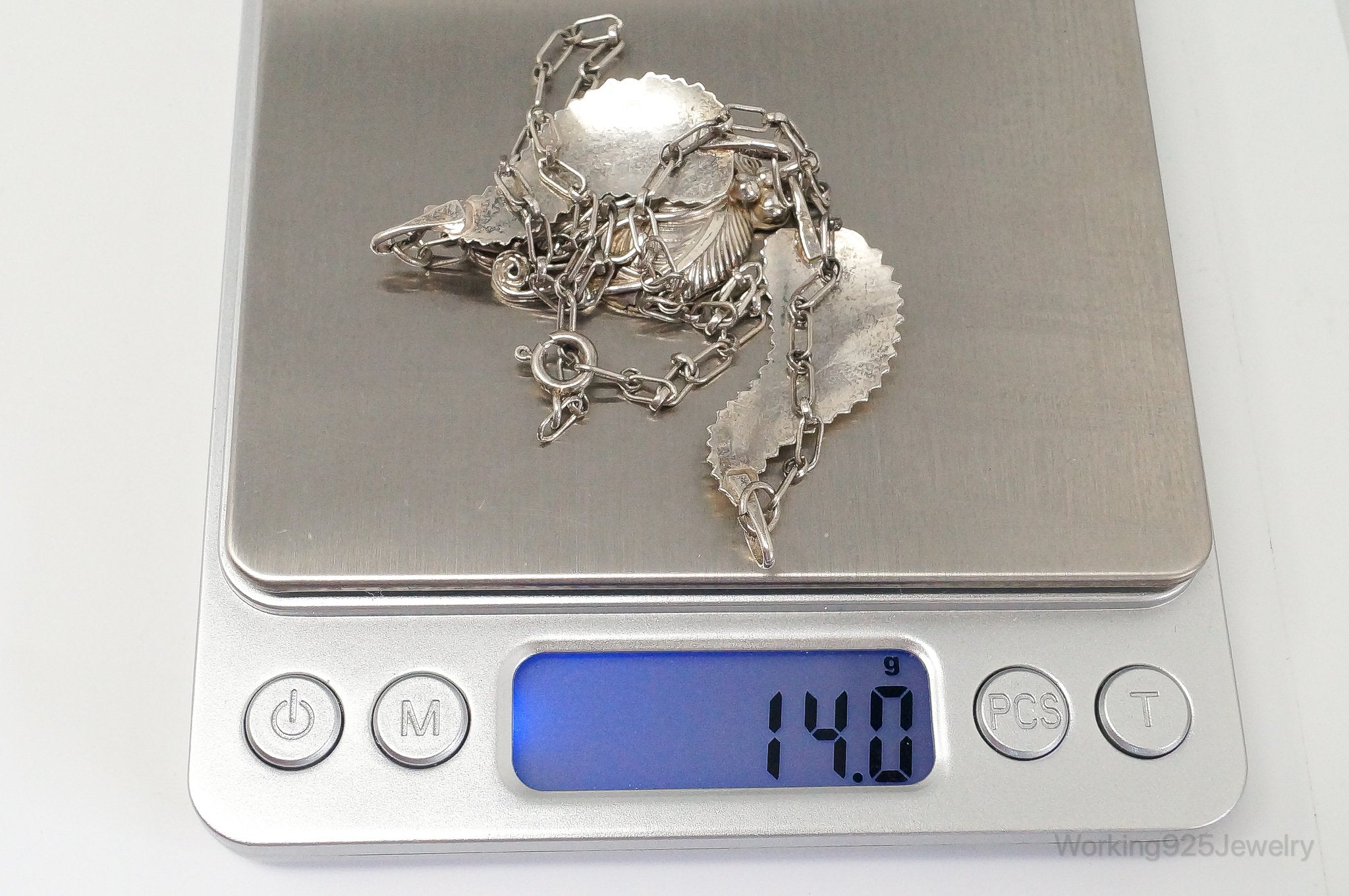 Vintage Native America F Handmade Feathers Design Sterling Silver Necklace | Jewelry > Necklaces > Pendants | Wiccan Center
