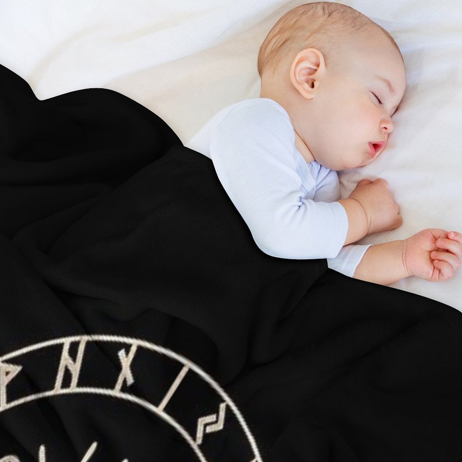 Runic Viking Compass Vegvisir Celtic Comfort Throw Blanket