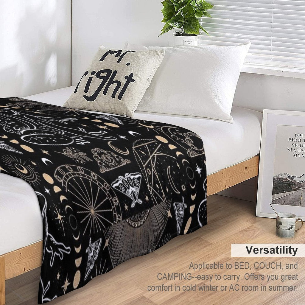 Dark Academia Gothic Frog Grunge Moon Phases Magic, Fairycore Occult Goth Fantasy Plush Throw Blanket