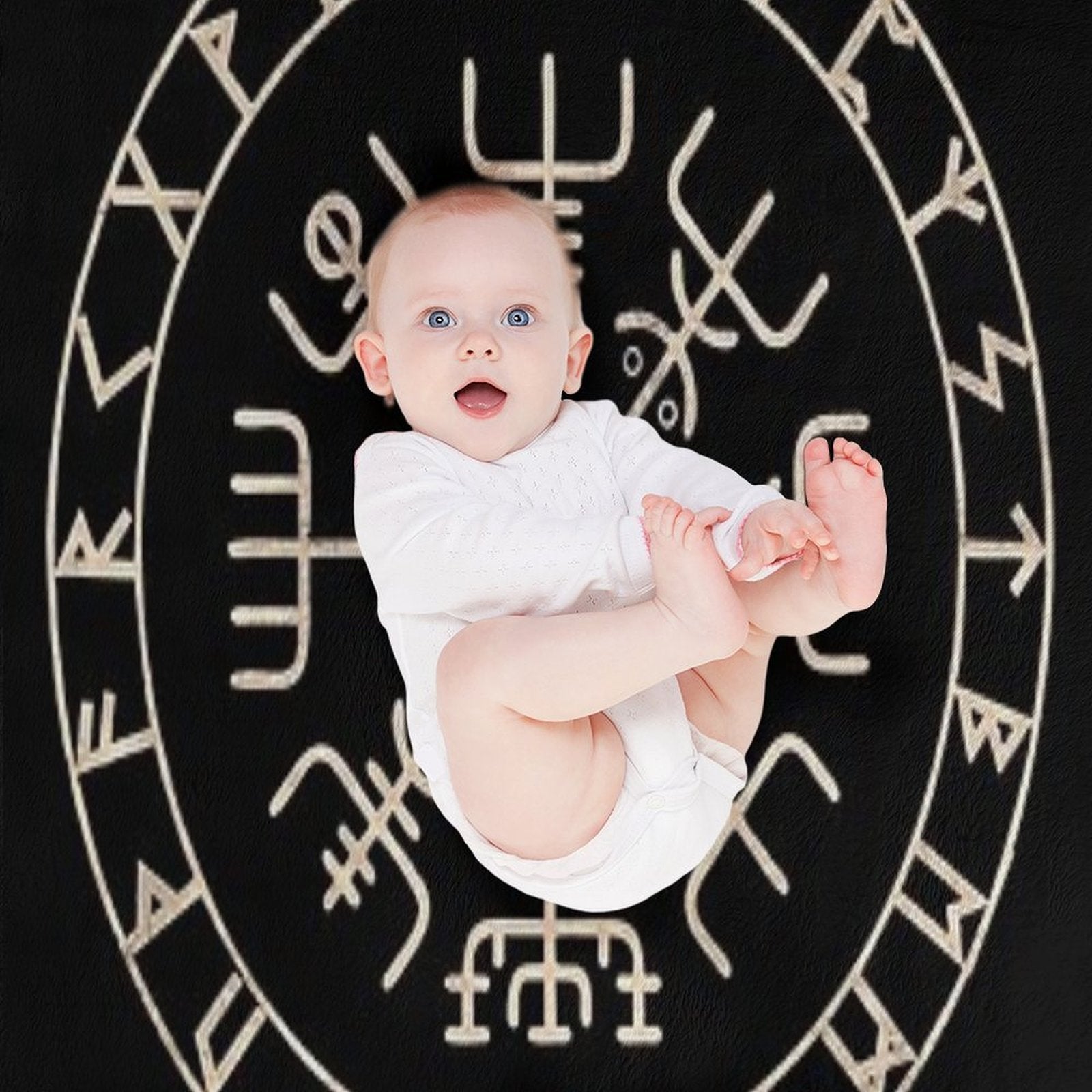 Runic Viking Compass Vegvisir Celtic Comfort Throw Blanket
