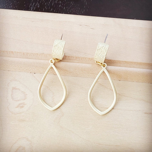 **Matte Gold Cuff Earring w/ Teardrop Dangle 200j | Earrings | Wiccan Center