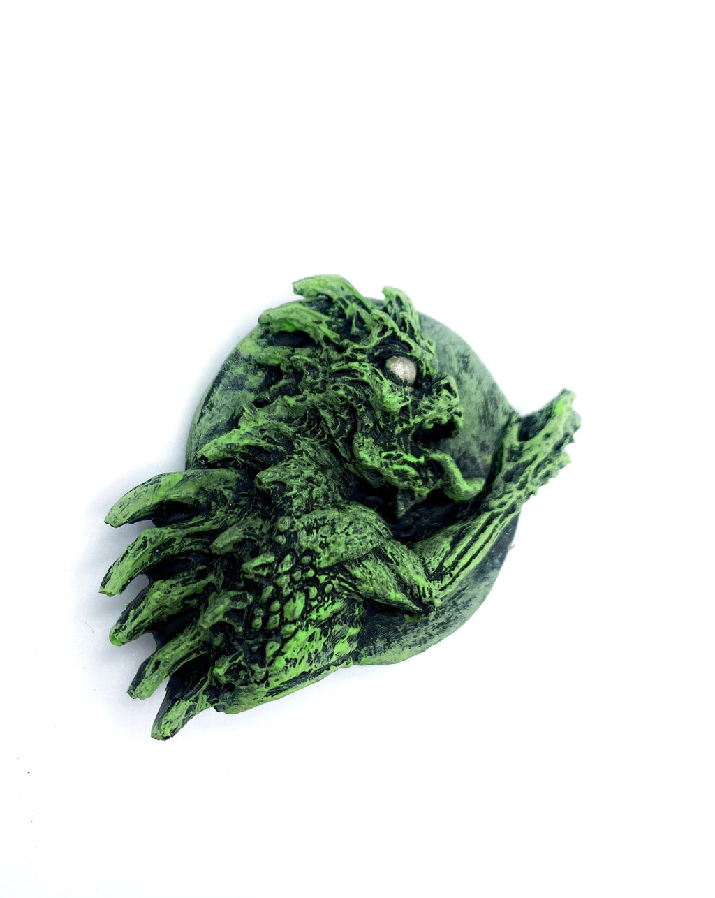 Chupacabra Magnet, Hand Painted Resin Sculpture | Cryptid Fantasy Decor | Urban Legend Chupacabra Magnet for Horror and Gothic Decor