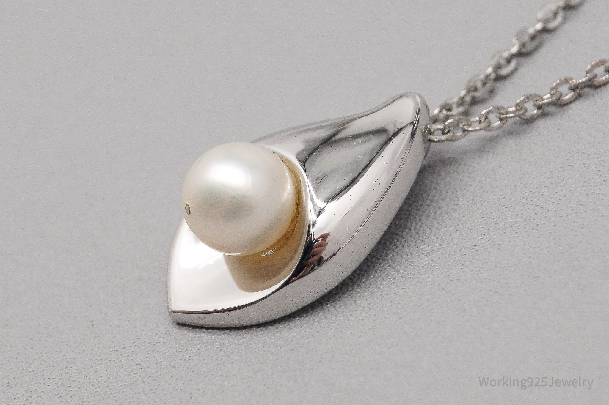 Vintage Pearl Sterling Silver Necklace - 16" | Jewelry > Necklaces | Wiccan Center