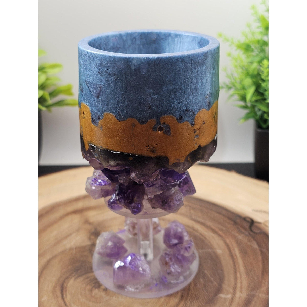 Jewelry Cup made of resin and amethyst from Brazil