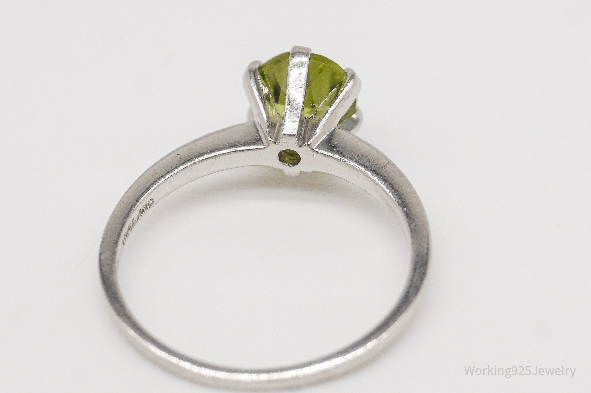 Vintage Green Peridot Sterling Silver Ring - Size 8 | Jewelry > Rings | Wiccan Center