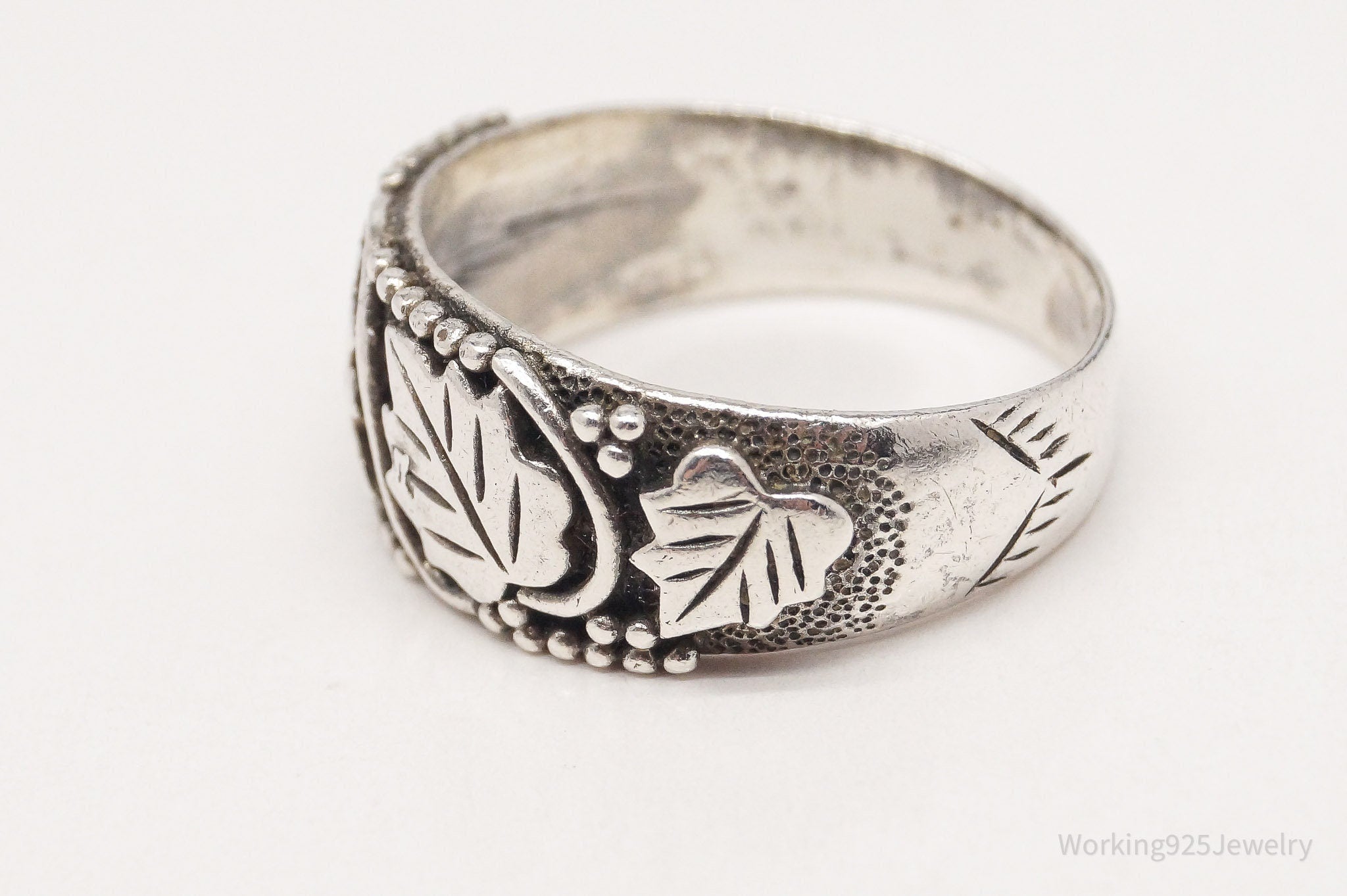 Vintage Leaves Sterling Silver Band Ring - Size 6.5 | Jewelry > Rings | Wiccan Center