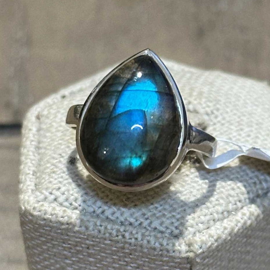 Labradorite Teardrop Polished Band Ring – Sterling Silver – Size 8 | Rings | Wiccan Center