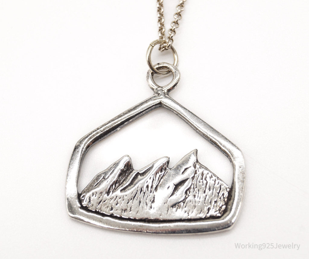 Vintage Mountain View Sterling Silver Necklace | Jewelry > Necklaces > Pendants | Wiccan Center
