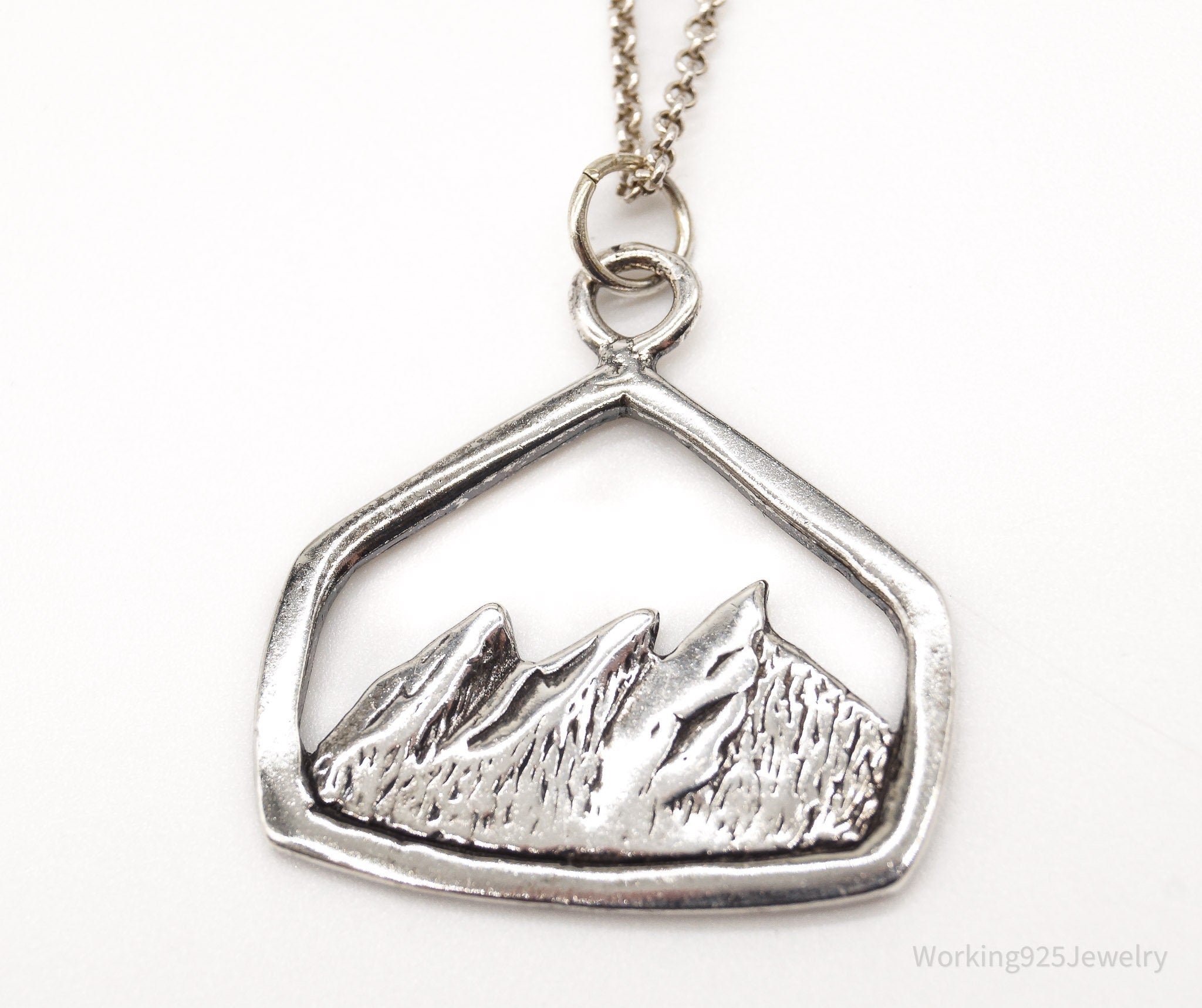 Vintage Mountain View Sterling Silver Necklace | Jewelry > Necklaces > Pendants | Wiccan Center