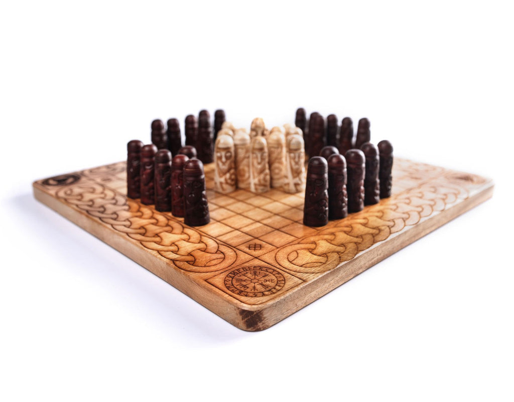 Hnefatafl Set – King's Board with Ox-Bone Pieces