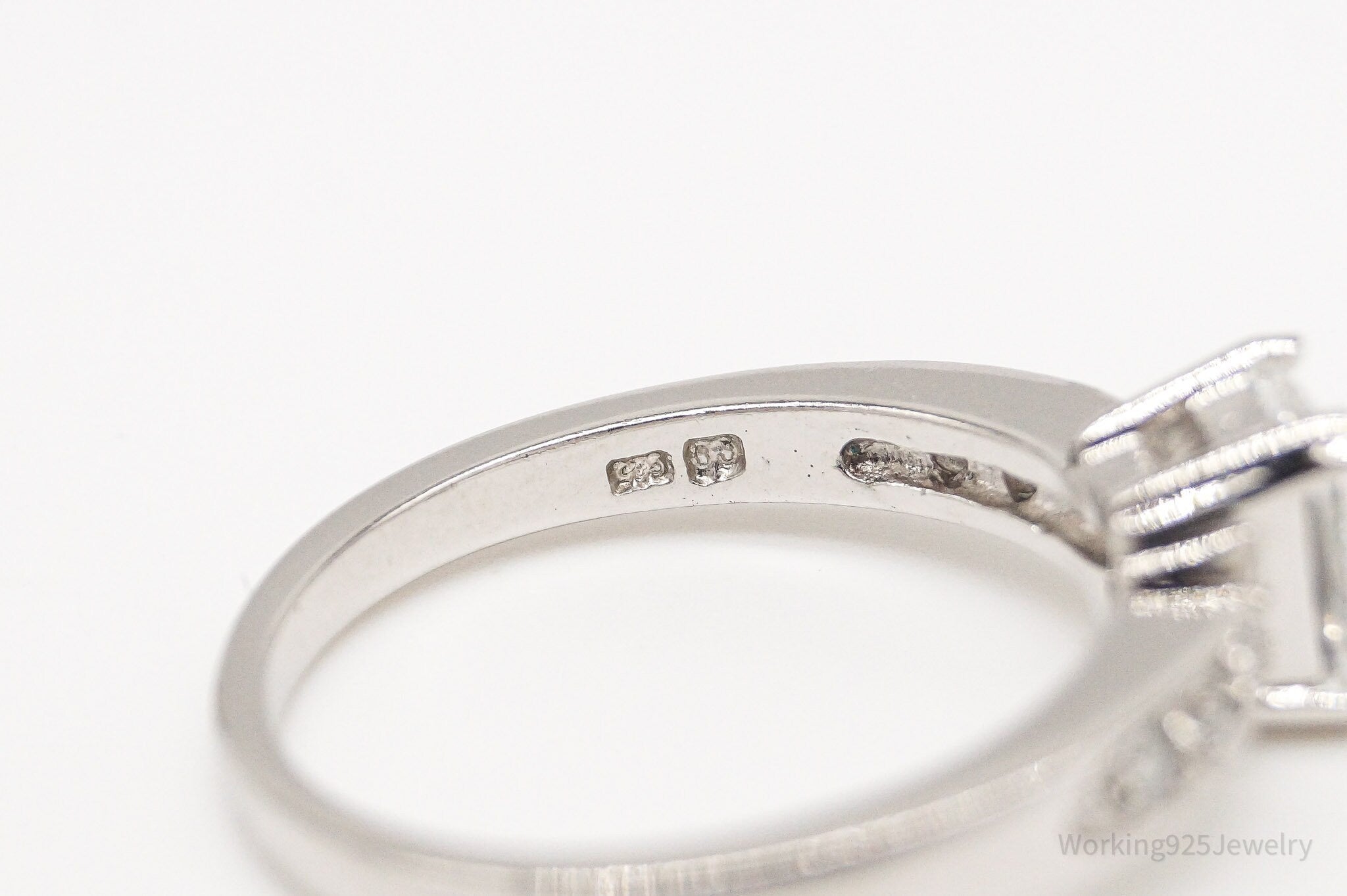 Vintage Cubic Zirconia Sterling Silver Ring - Size 8 | Jewelry > Rings | Wiccan Center