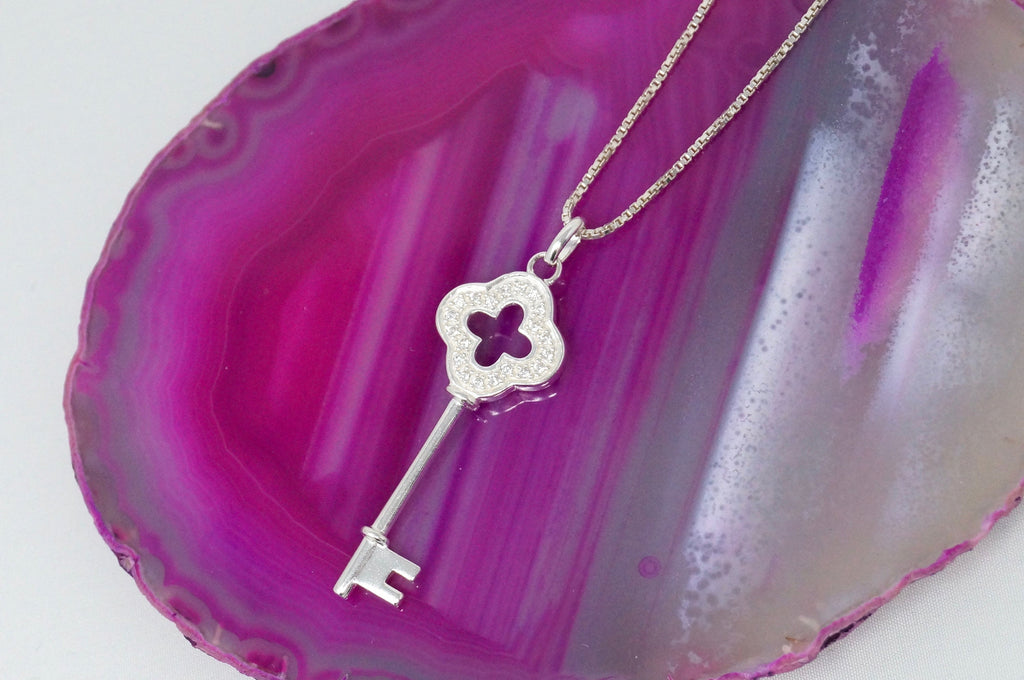 STUNNING Vintage Cz Accented Royal Key Sterling Silver Necklace 16" - | Jewelry > Necklaces > Pendants | Wiccan Center