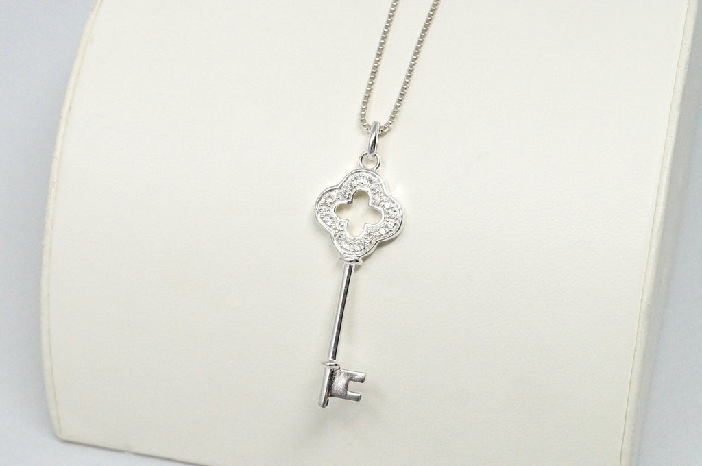 STUNNING Vintage Cz Accented Royal Key Sterling Silver Necklace 16" - | Jewelry > Necklaces > Pendants | Wiccan Center